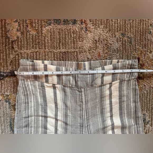 Express Gray Striped Pants - Picture 4 of 6